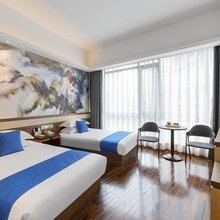 阔悦酒店(上海江宁路地铁站店)