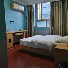 蔚留家庭旅馆(长沙贺龙体育馆店)