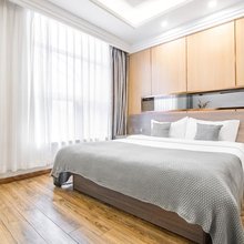 都市东方酒店(天津塘沽钢管公司轻轨站店)