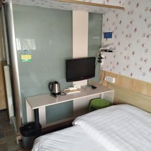 青岛秋林假日宾馆