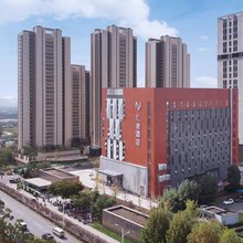 几诺酒店(武汉极地海洋世界宏图大道地铁站店)