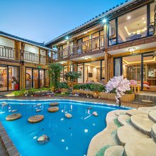 花隐居轻奢休闲美宿(丽江古城忠义市场店)