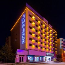 坤逸·月光酒店(兰州财经大学省气象局地铁站店)