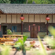 阆中野舍天下桥亭民宿