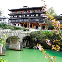 芙蓉镇华木轩客栈(景区东门店)