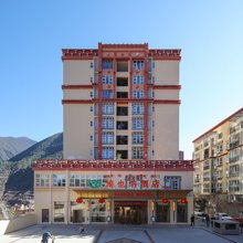 维也纳酒店(甘孜雅江318国道店)