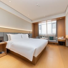 全季酒店(南京弘阳广场长江大桥北路地铁站店)