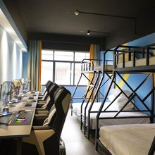 菲克电竞酒店(张家界大庸府城店)