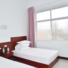 鲁山喜羊羊农家院