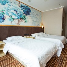 丹东国门青云酒店(鸭绿江断桥火车站店)