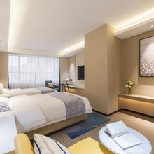 雅斯特国际酒店(贵阳喷水池地铁站黔灵山公园店)