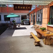 那拉提橄榄绿休闲客栈(那拉提景区店)