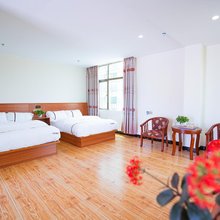 黄花村美食酒店(英西峰林走廊店)