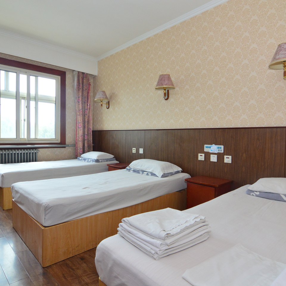 青岛汽车北站附近宾馆