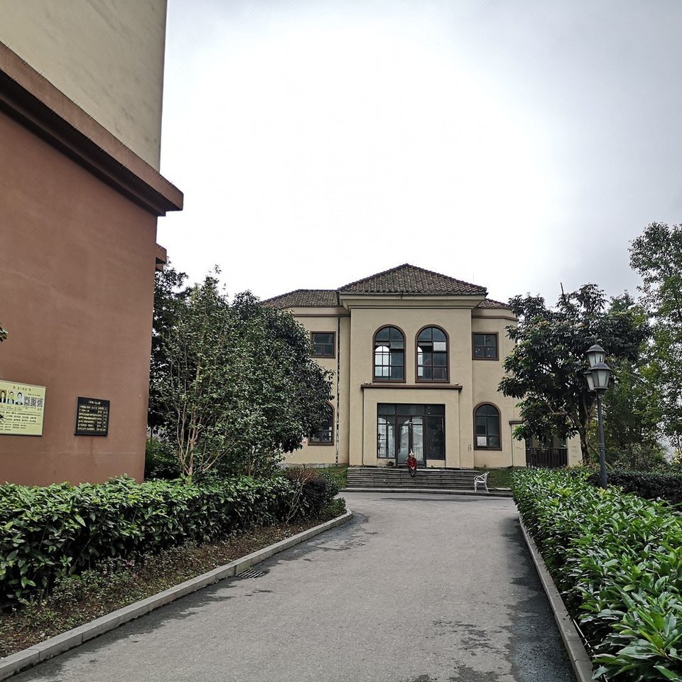 昭通水富市高滩阳光四季学区房小区房公寓图片