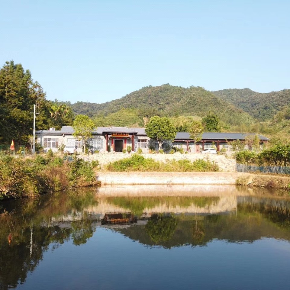 三百山源头山水民宿