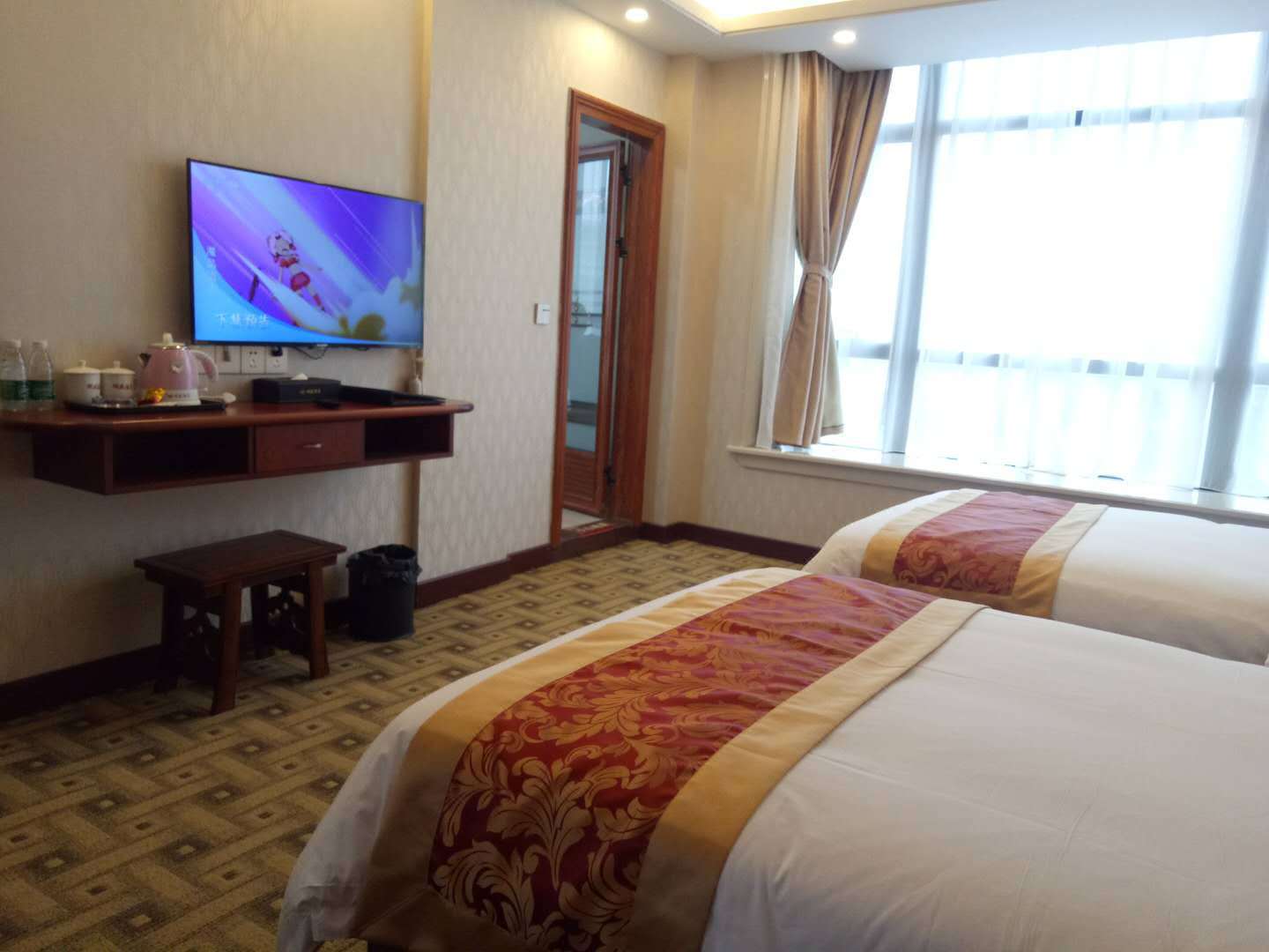 普宁湖盛酒店,地址:里湖镇 | 普宁市东马路中段2幢,预订价格,联系电话