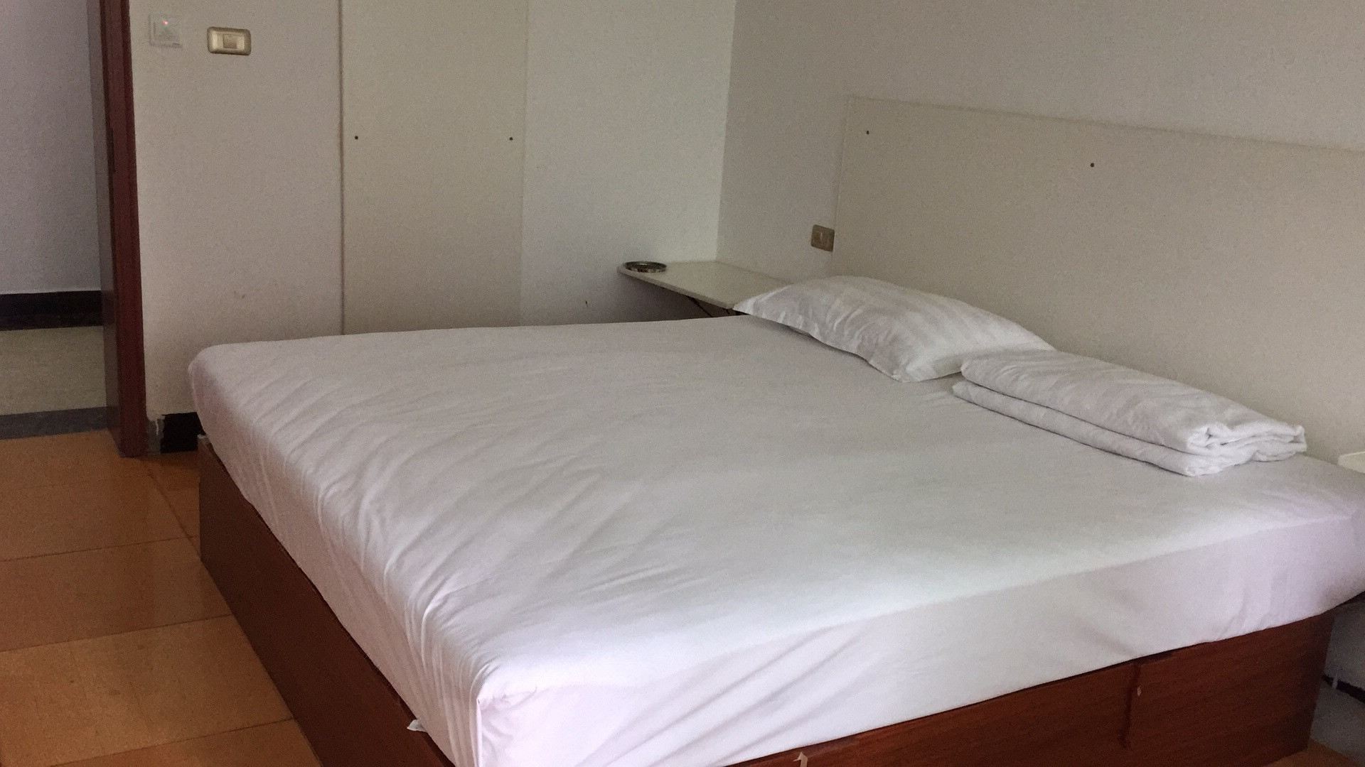 嘉鱼牌洲湾旅馆