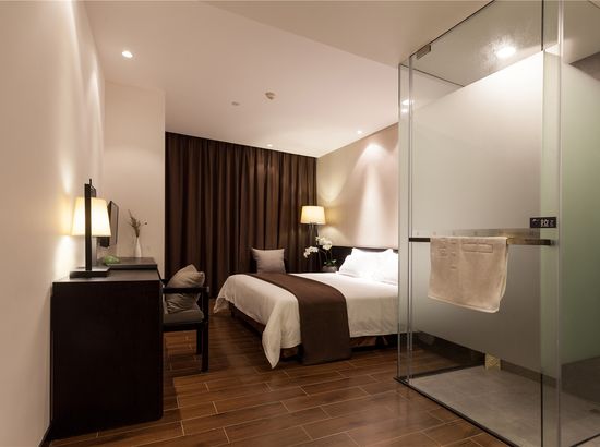 华里酒店(深圳南山地铁站店)