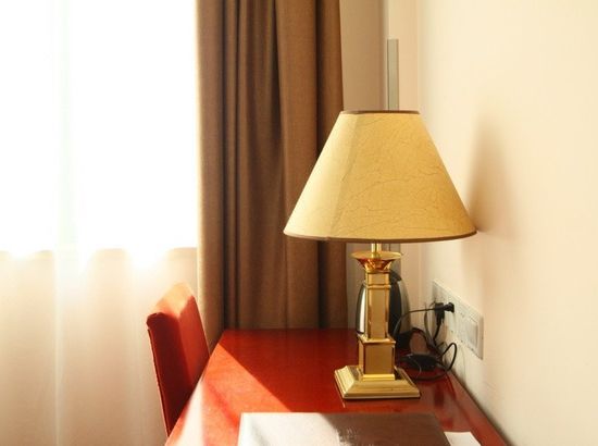 上勤假日宾馆(上海田林店)