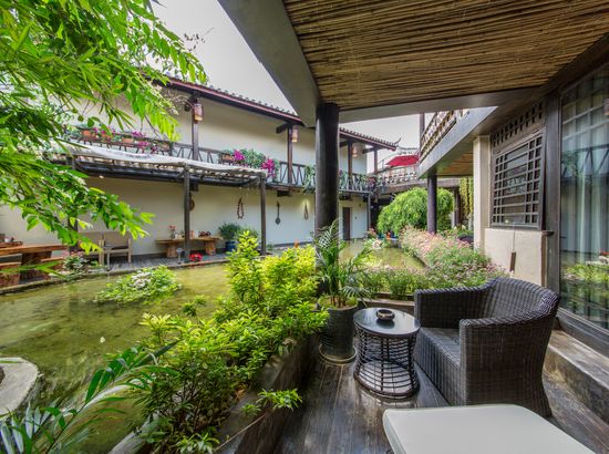 丽江云渡如初客栈