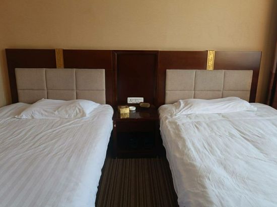 酒店 鄂伦春旗鲜卑宾馆  鄂伦春旗鲜卑宾馆 [市中心] 地址:阿里河镇