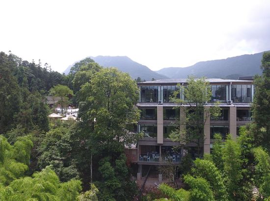 碧峰峽鄰山聽雨酒店預訂_碧峰峽鄰山聽雨酒店價格,地址,電話查詢