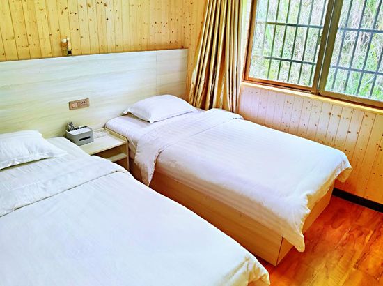 天泉客栈梵净山东门叠翠楼店