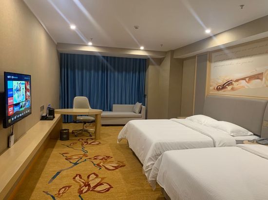青皮树酒店(亳州万达广场店)