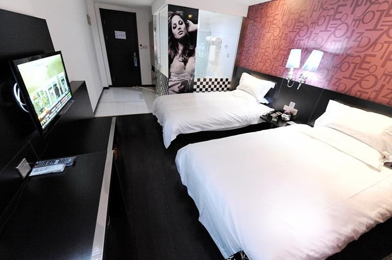 Coconut Linkage Hotel Guest Room