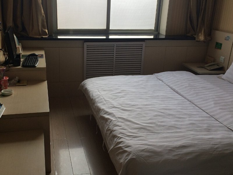 Kaixin Yizhan Express Hotel Pingliang West Main StreetGuest Room
