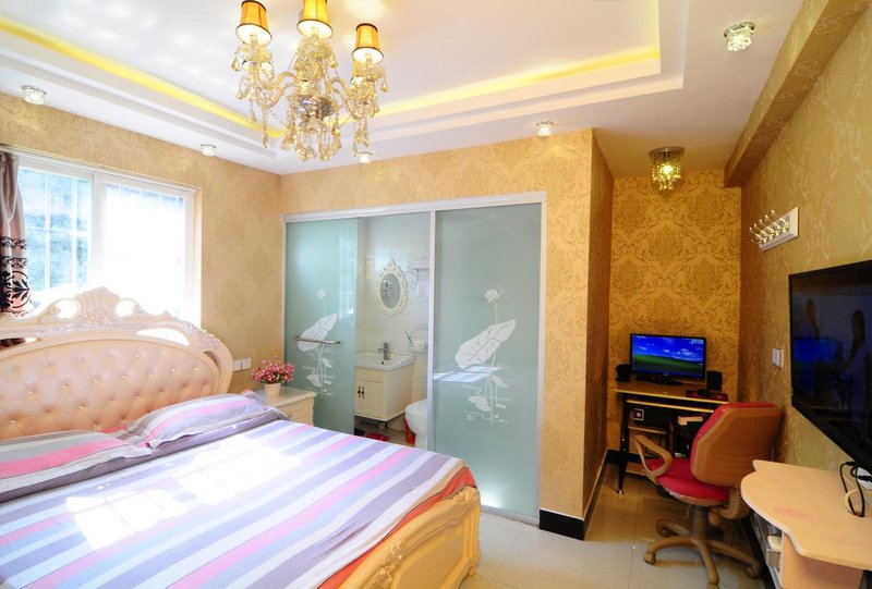 Penglaige Hotel Guest Room