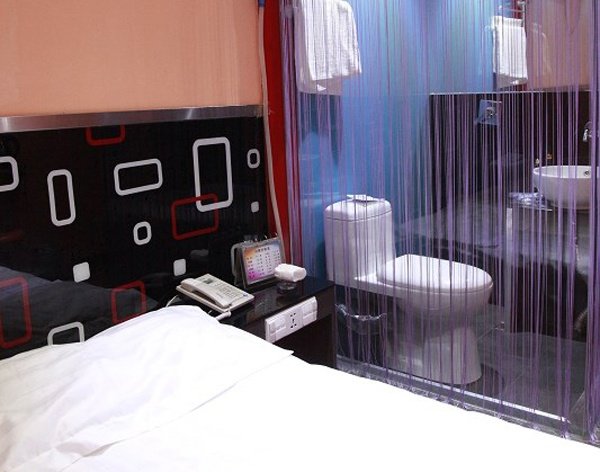 Yibai Fashion Express Hostel Guest Room