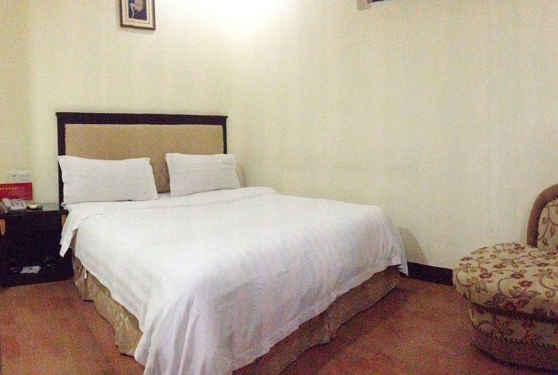 Lavande Hotels Guest Room
