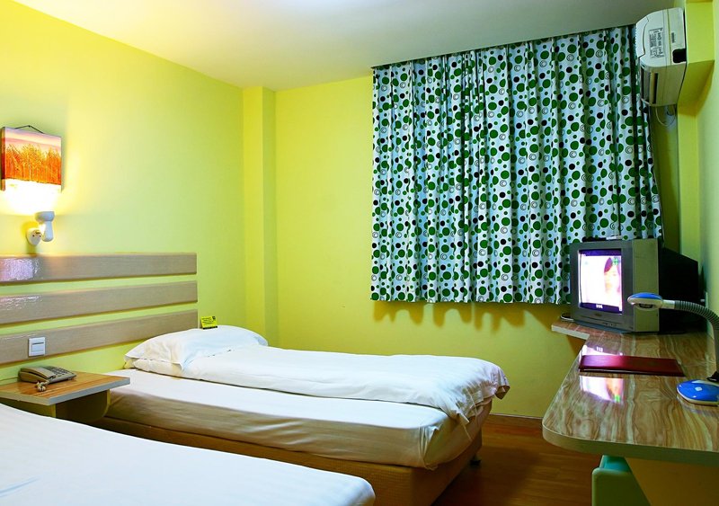 V8 Hotel Railway Station Guangzhou Guest Room