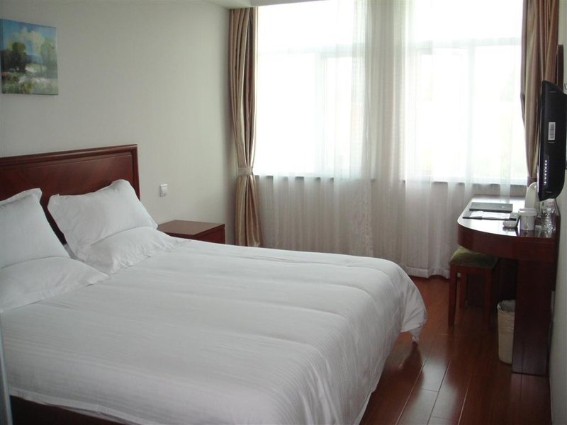 GreenTree Inn (Shanghai Pudong Airport Chuansha)Guest Room