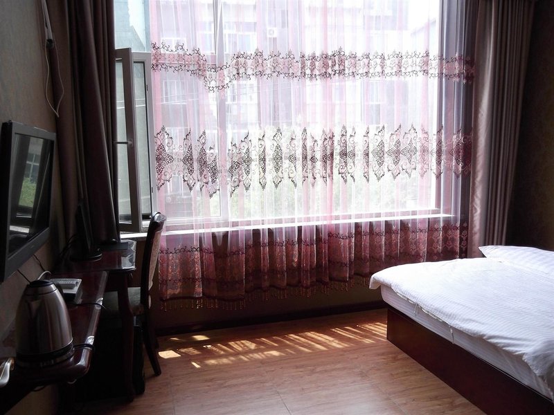 He Long Hotel Dalian Shandong RoadGuest Room