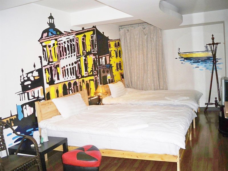 Fall in love with Chongqing Family Hotel Apartment Guest Room