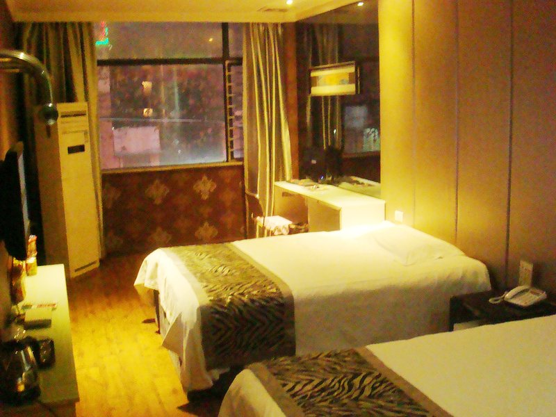 OYO Xiangyang Qiqi Business Hotel Guest Room