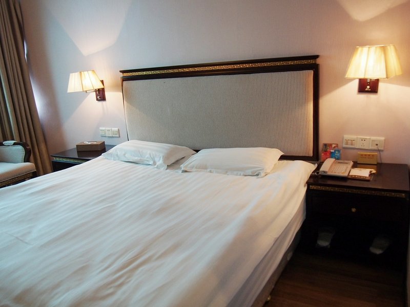 Huayu Hotel Guest Room