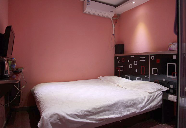 Yibai Fashion Express Hostel Guest Room