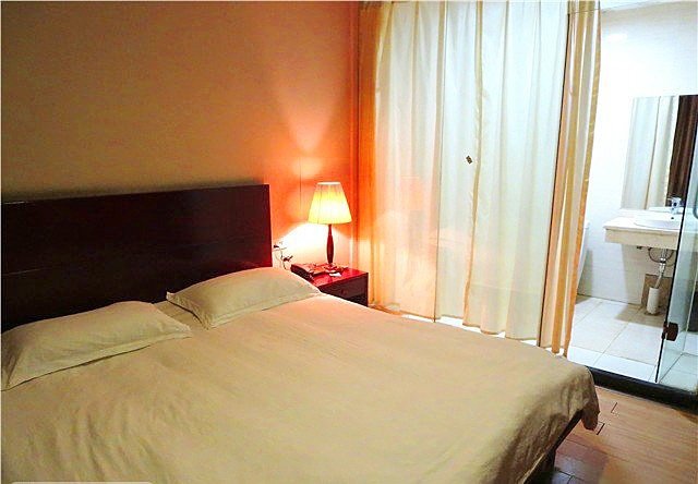 RUMEN Business Hotel Guest Room