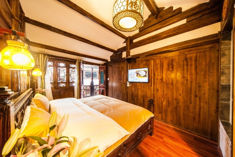 Romantic Snowy Night Inn Lijiang Room Type