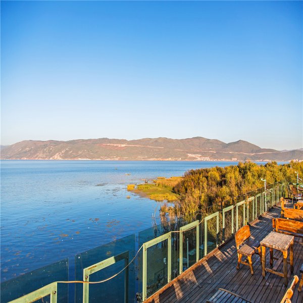 诗莉莉泛蜜月·云水小筑酒店