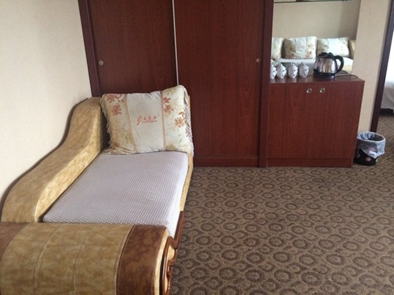 Bayuquan Yijia Hotel Guest Room