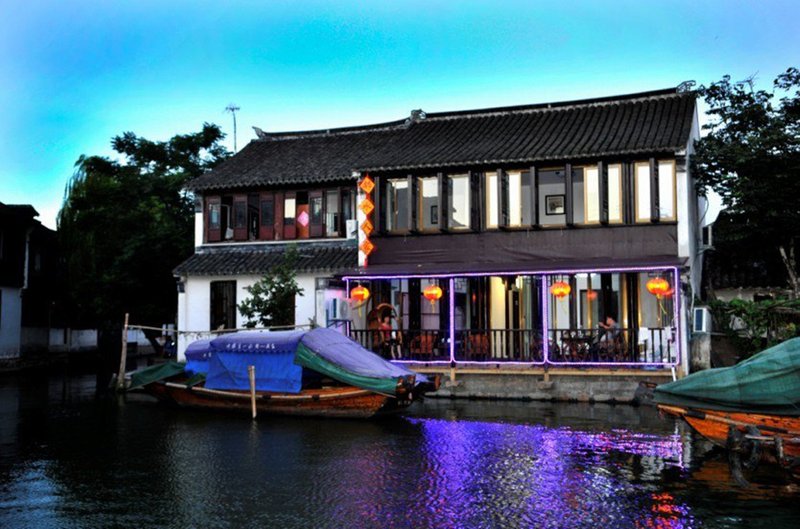 Zhouzhuang Linshui Renjia InnOver view