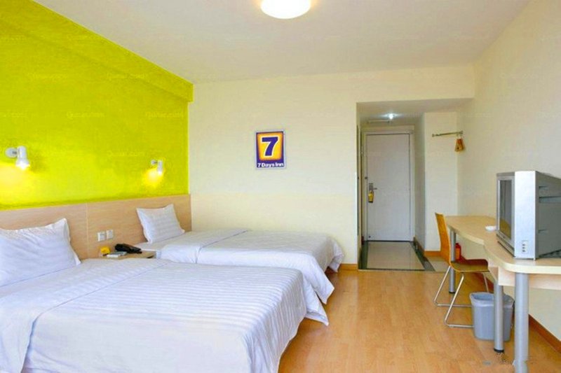 7 Days Inn Tongguan RoadGuest Room