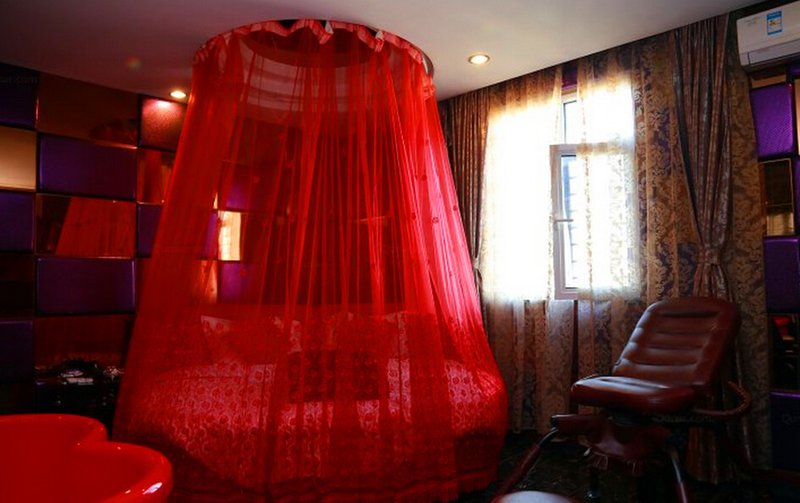 Wutong Qinglv Theme Hotel Guest Room