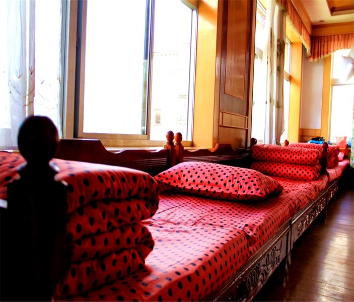 Lhasa Lihua post stationGuest Room