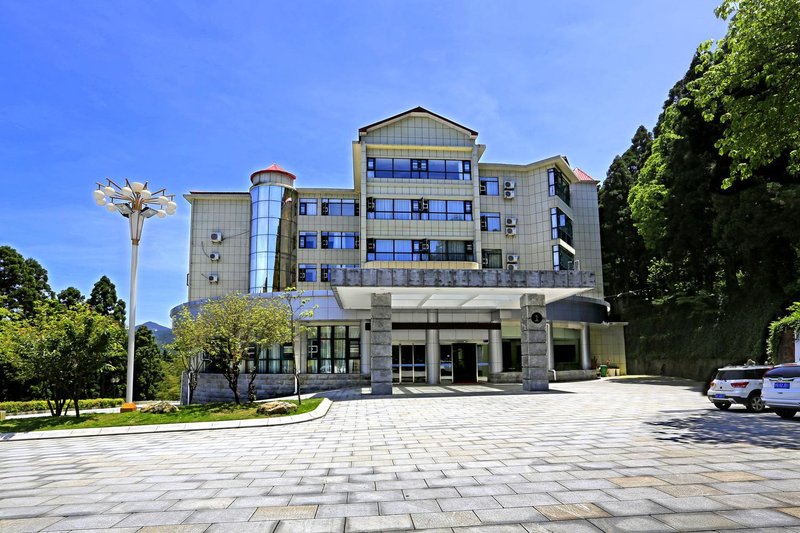 Lushan Sanatorium of the National People's Congress Over view